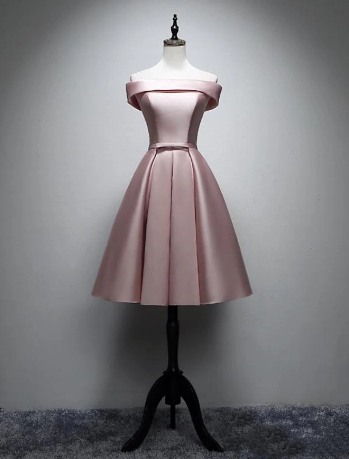 Abito da damigella d'onore a trapezio, senza maniche, elegante, lunghezza tè, in raso con fiocco/i/pieghe